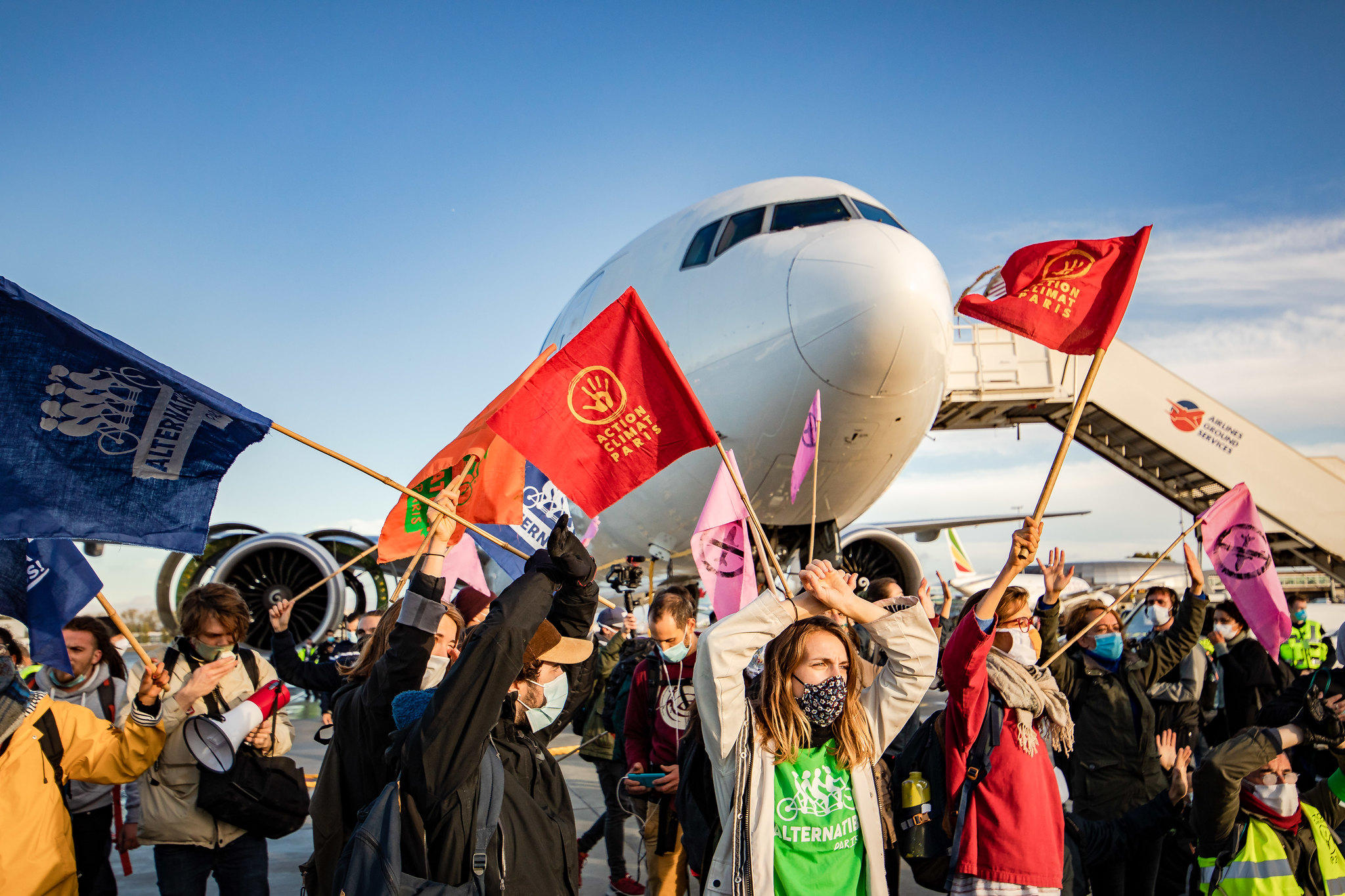 Aviation lobby using greenwashing to avoid emission cuts, warn climate organisations