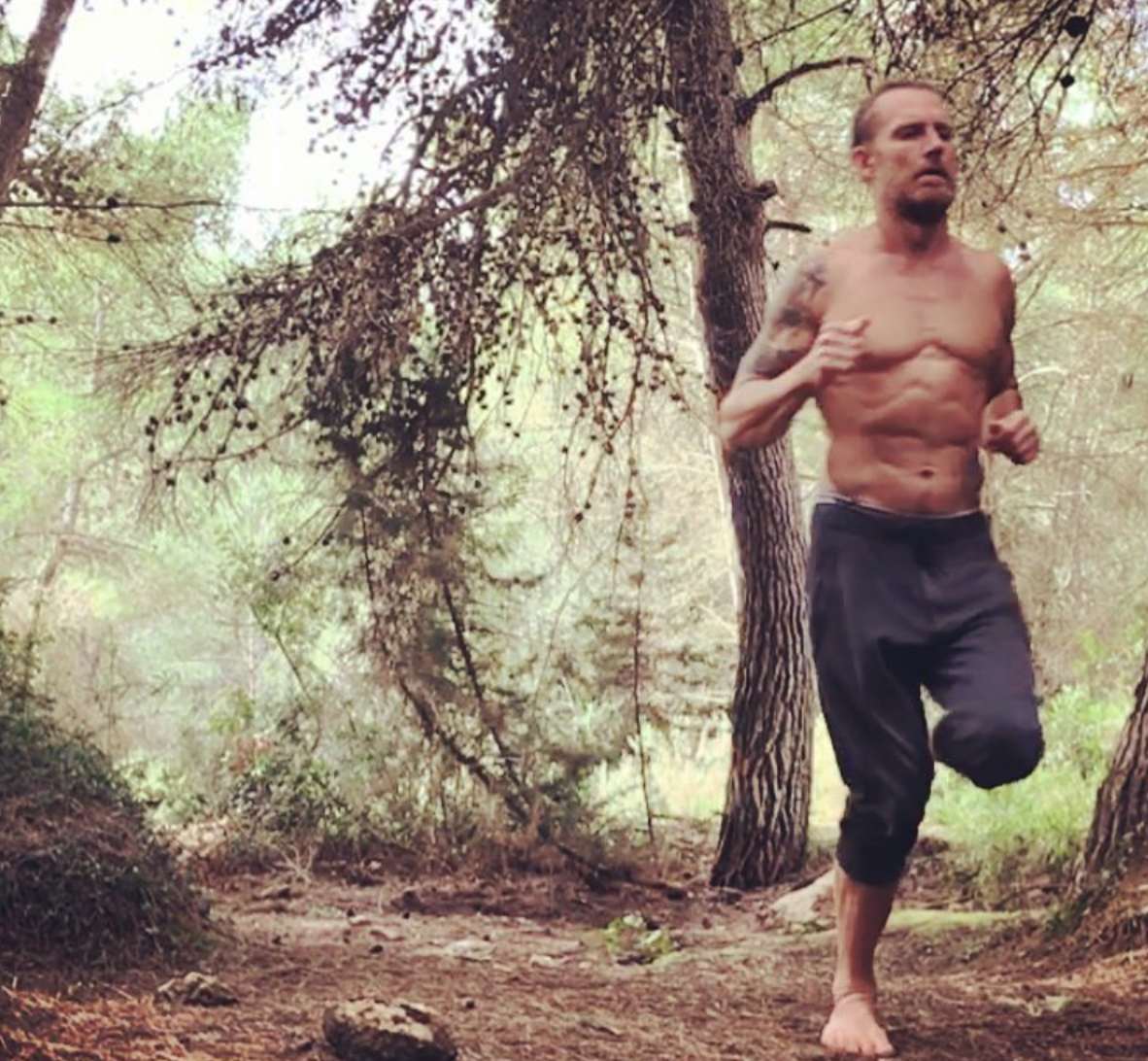 Natural Lifestyle Guru to Run Barefoot Across Britain