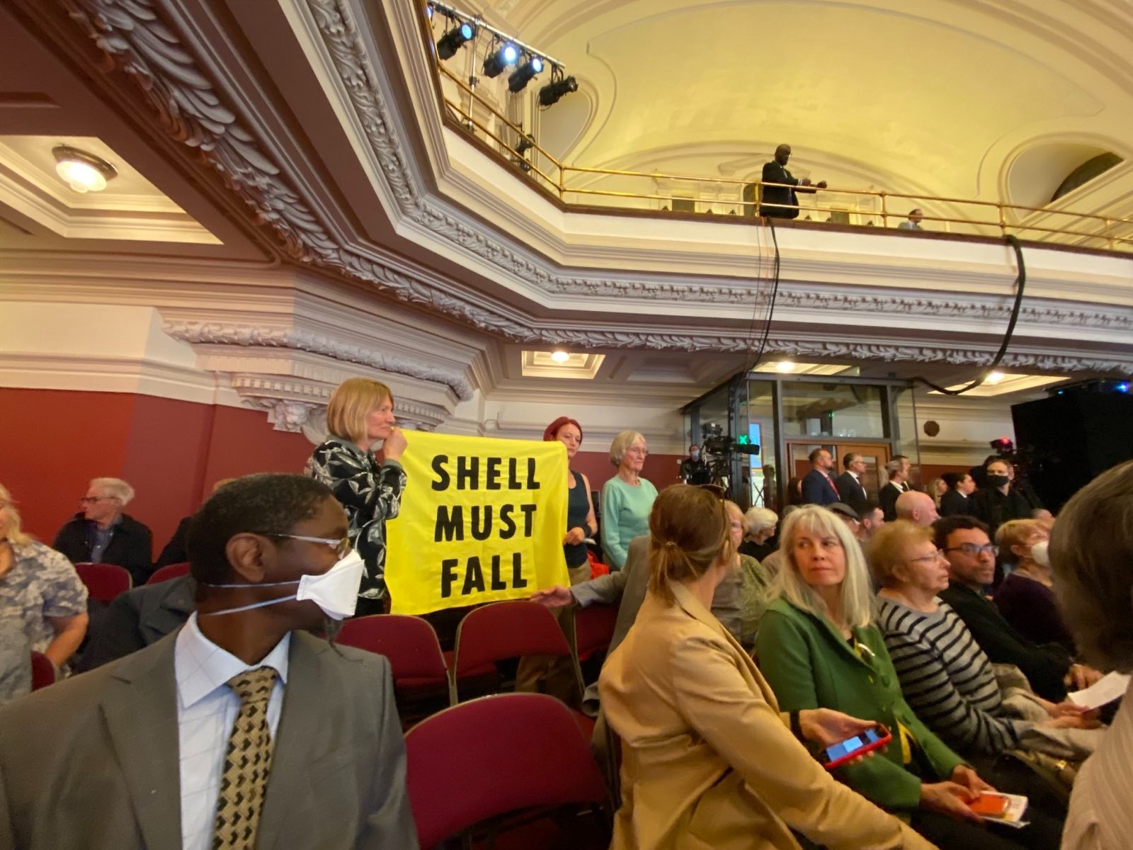 Shell’s first UK AGM shutdown by activists