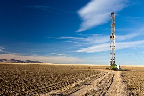 Fractured Country - An Unconventional Invasion